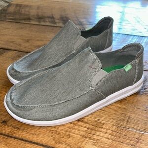 Sanuk Gray and White Loafers with Textured Soles